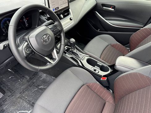 Used 2025 Toyota Corolla SE image 10