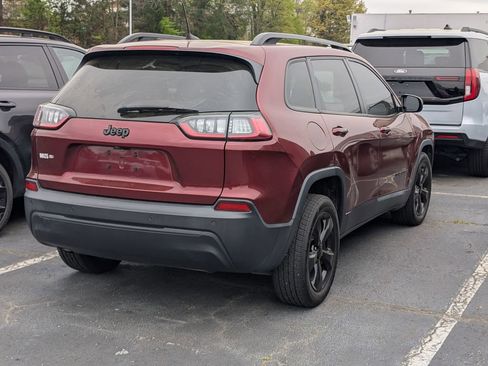 Used 2020 Jeep Cherokee Latitude Plus image 3