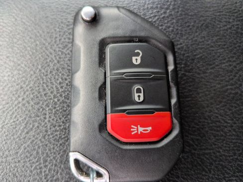 Used 2023 Jeep Wrangler Unlimited Sport AWD/4WD image 28