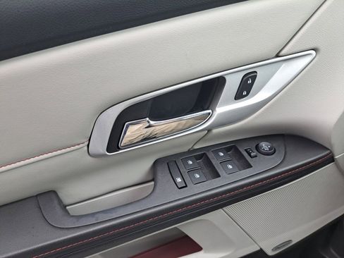 Used 2013 GMC Terrain SLT FWD image 32