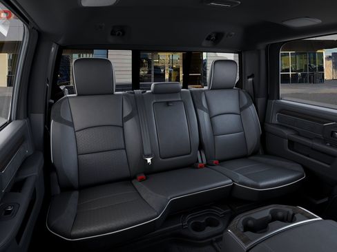 New 2026 RAM 2500 Laramie AWD/4WD image 15