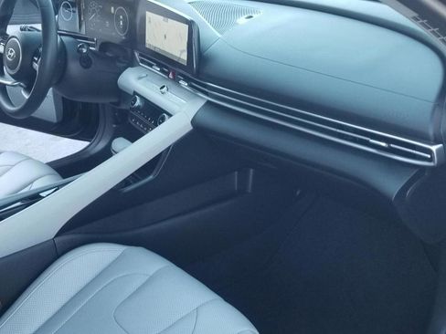 Used 2021 Hyundai Elantra Limited w/ Cargo Package image 10