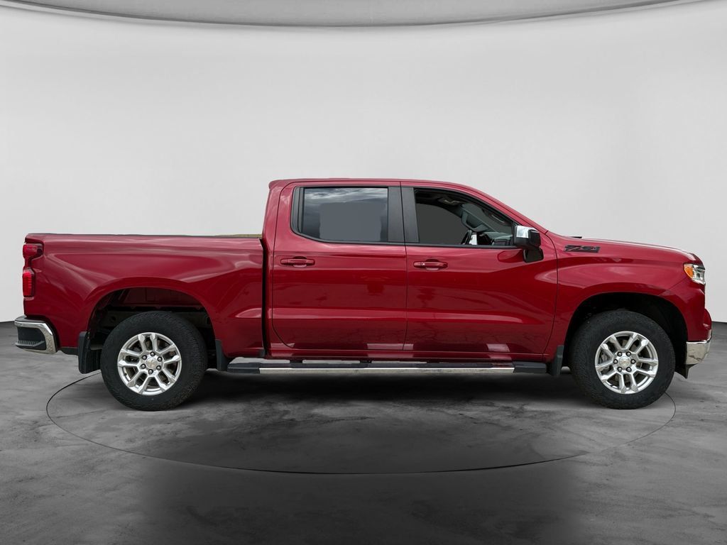 Used 2023 Chevrolet Silverado 1500 LT w/ Z71 Off-Road Package AWD/4WD image 10