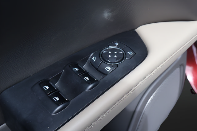Used 2022 Lincoln Nautilus FWD w/ Premium Package image 13