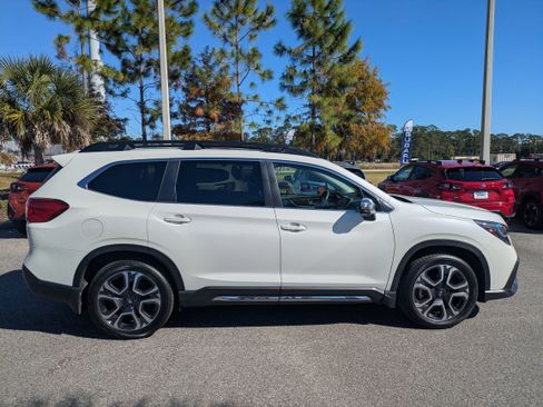 Certified 2023 Subaru Ascent Limited w/ Technology Package image 3