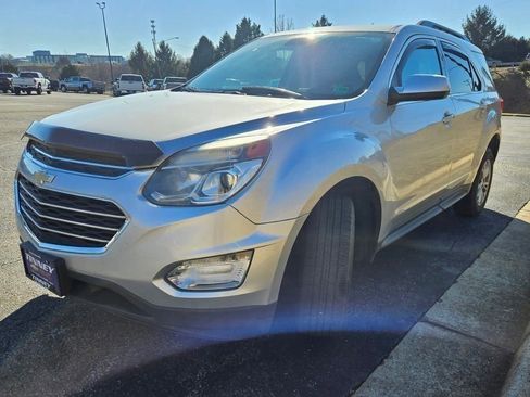Used 2017 Chevrolet Equinox LT w/ Convenience Package image 3