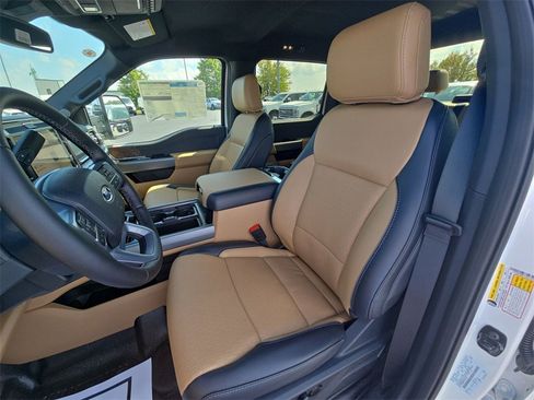 New 2026 Ford F250 Lariat w/ Chrome Package image 17