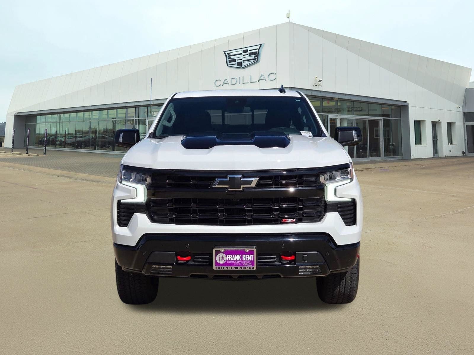 Used 2025 Chevrolet Silverado 1500 LT Trail Boss w/ LT Trail Boss Premium Package AWD/4WD image 2