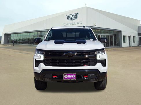 Used 2025 Chevrolet Silverado 1500 LT Trail Boss w/ LT Trail Boss Premium Package AWD/4WD image 2