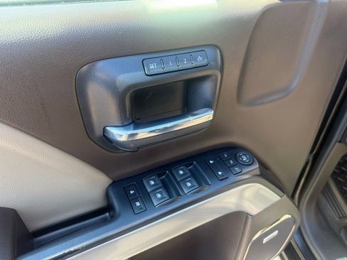 Used 2018 Chevrolet Silverado 1500 LTZ Z71 w/ LTZ Plus Package AWD/4WD image 11