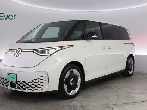 Used 2025 Volkswagen ID. Buzz Pro S RWD image 2