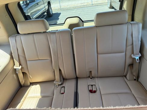 Used 2011 Chevrolet Tahoe LT RWD image 11