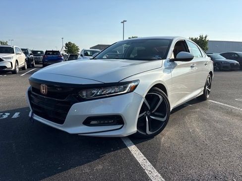 Used 2019 Honda Accord LX image 2