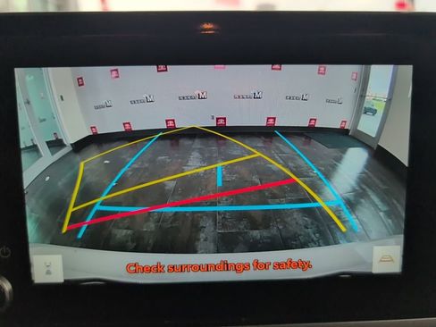 Used 2025 Toyota Camry SE image 23