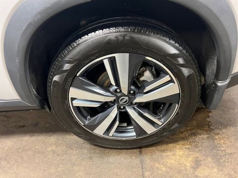 Used 2023 Nissan Rogue SL w/ SL Premium Package image 22