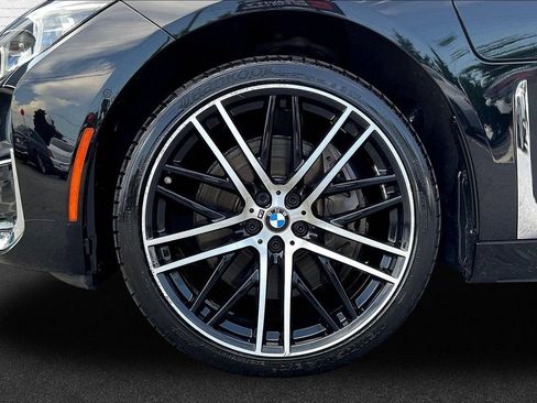Used 2020 BMW 745e xDrive AWD/4WD image 32