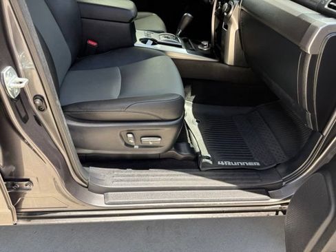Used 2020 Toyota 4Runner SR5 Premium w/ Moonroof Package AWD/4WD image 85