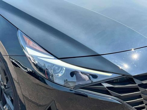 Certified 2023 Hyundai Elantra SEL w/ Preferred Accessory Package FWD image 11
