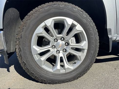 Used 2025 Chevrolet Silverado 1500 LTZ w/ LTZ Premium Package image 18