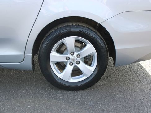 Used 2015 Toyota Sienna LE image 18