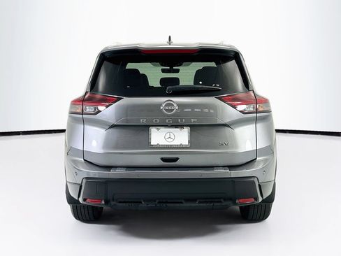 Used 2024 Nissan Rogue SV w/ SV Premium Package FWD image 6