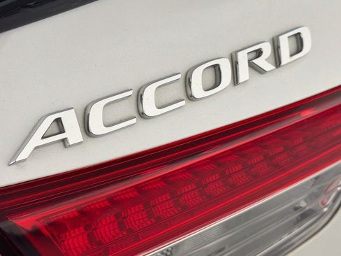 Used 2022 Honda Accord Sport image 9