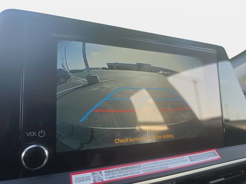 Used 2026 Toyota Prius LE FWD image 22