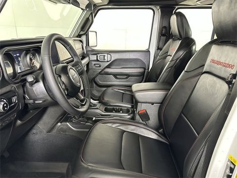 Used 2025 Jeep Gladiator Rubicon w/ Convenience Group image 20