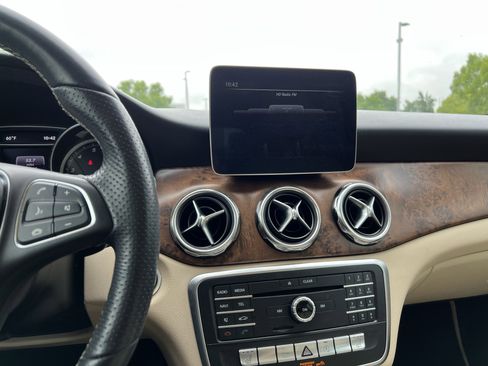 Used 2019 Mercedes-Benz GLA 250 image 18