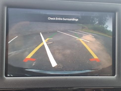 Used 2024 Chrysler Voyager LX FWD image 22