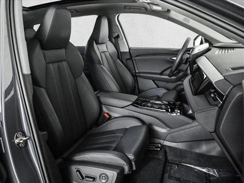 Certified 2025 Audi Q6 e-tron Premium Plus w/ Premium Plus AWD/4WD image 22