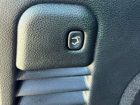 Used 2018 Jeep Grand Cherokee Laredo AWD/4WD image 40