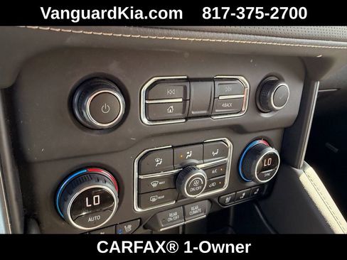 Used 2023 Chevrolet Suburban Premier image 22