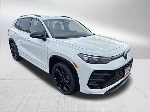 New 2026 Volkswagen Tiguan SE R-Line image 7