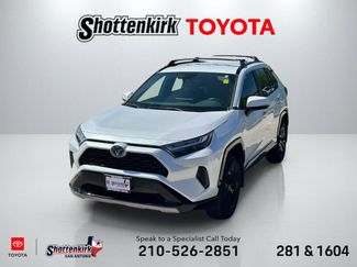 Used 2023 Toyota RAV4 SE video 1