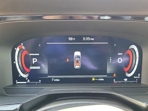 New 2025 Nissan Pathfinder Platinum image 8