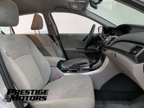 Used 2013 Honda Accord LX image 24