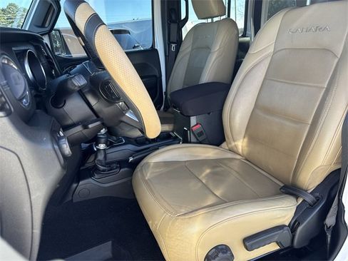 Used 2018 Jeep Wrangler Unlimited Sahara w/ Dual Top Group image 24