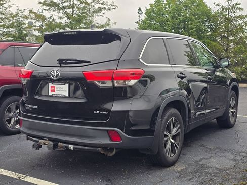 Certified 2017 Toyota Highlander Plus AWD/4WD image 7