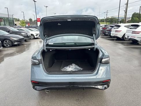 New 2026 Nissan Sentra SR w/ Floor Mat Package FWD image 22
