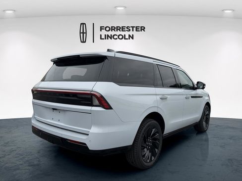 New 2026 Lincoln Navigator Reserve AWD/4WD image 3