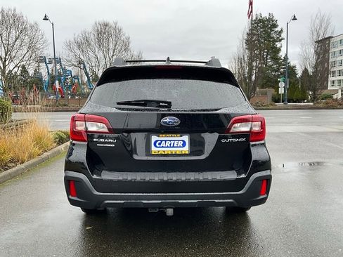 Used 2018 Subaru Outback 2.5i Premium image 7