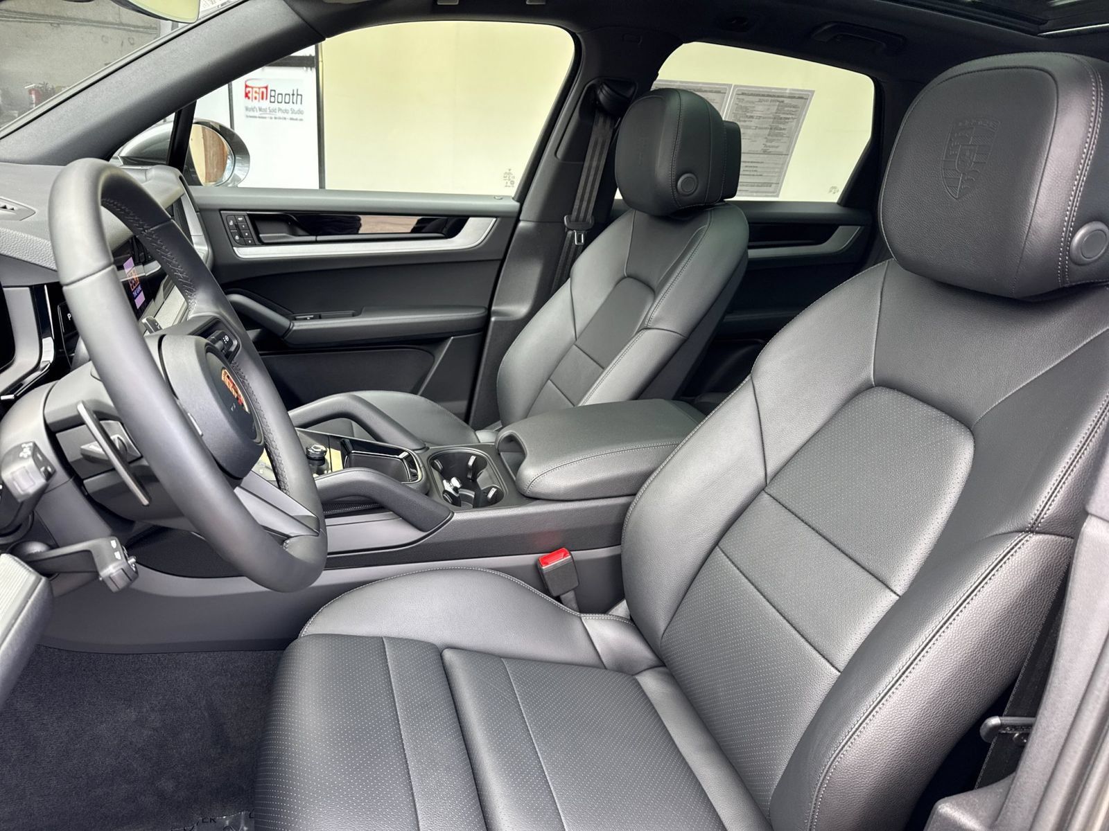 Certified 2026 Porsche Cayenne AWD/4WD image 5