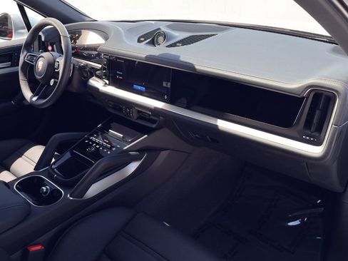 New 2026 Porsche Cayenne AWD/4WD image 25