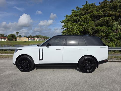 Certified 2025 Land Rover Range Rover SE AWD/4WD image 7
