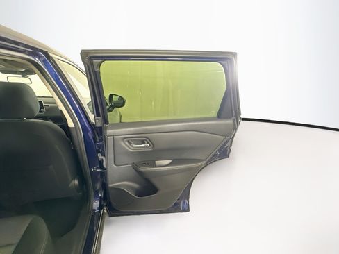 Used 2025 Nissan Rogue SV AWD/4WD image 29