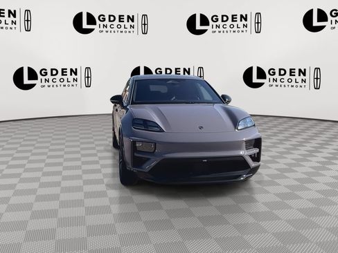 Used 2025 Porsche Macan Turbo Electric AWD/4WD image 3