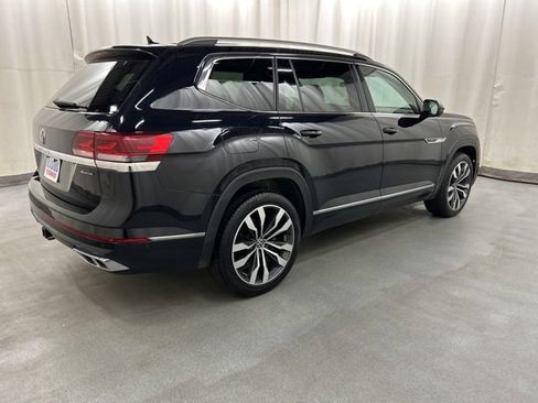 Used 2023 Volkswagen Atlas SEL Premium AWD/4WD image 4