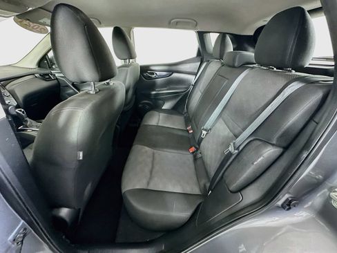 Used 2021 Nissan Rogue Sport SV AWD/4WD image 31
