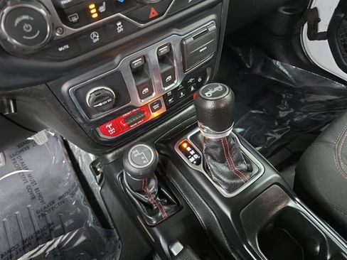 Used 2019 Jeep Wrangler Rubicon w/ Cold Weather Group image 16